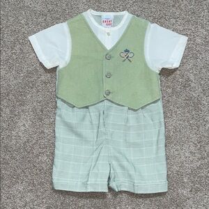 Elegant Green Attached Vest with Embroidered Detail